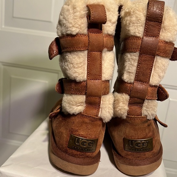 Brown/tan size 6, UGG boots - Picture 1 of 7